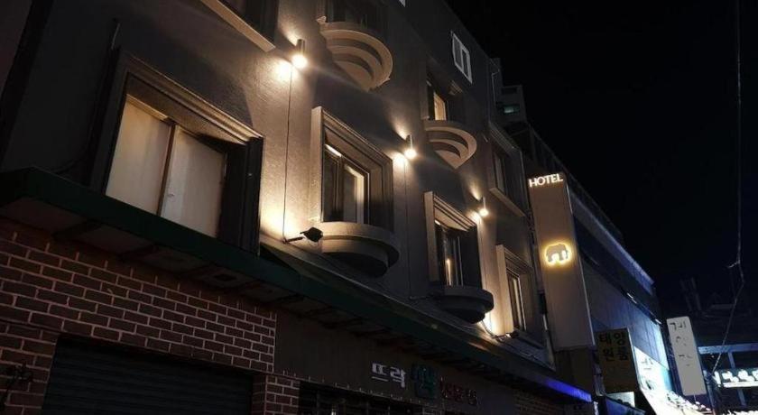 בוסאן Hotel Elephant מראה חיצוני תמונה